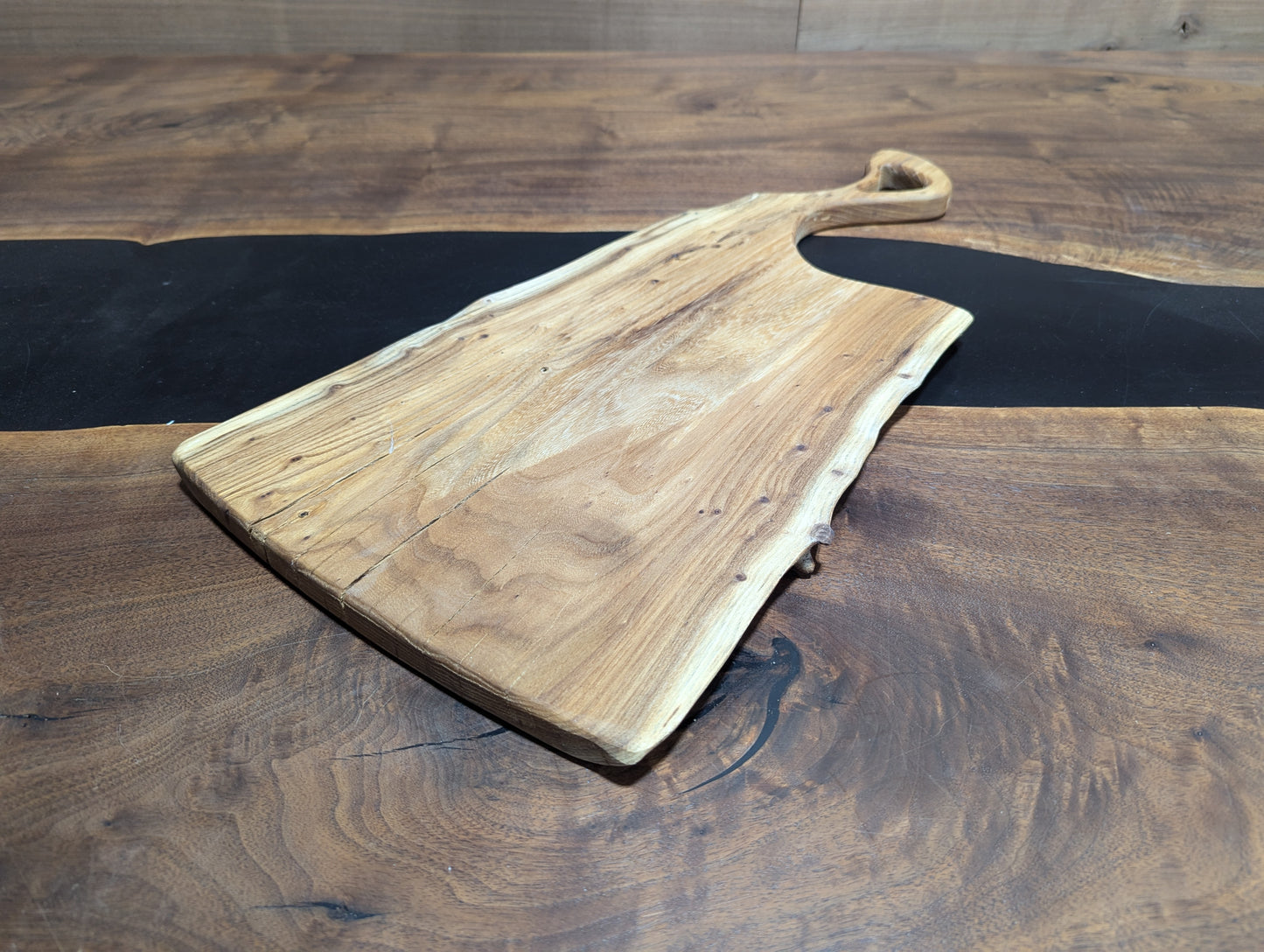 Elm Charcuterie Board with Handle – Durable and Stylish Serving Platter